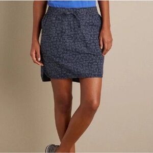 DULUTH TRADING COMPANY BLUE & GREY SKORT